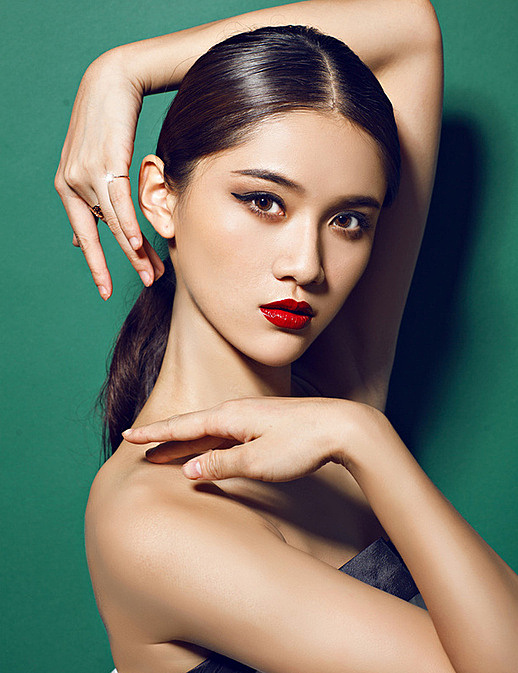 美空美女图的起源与早期影响探索